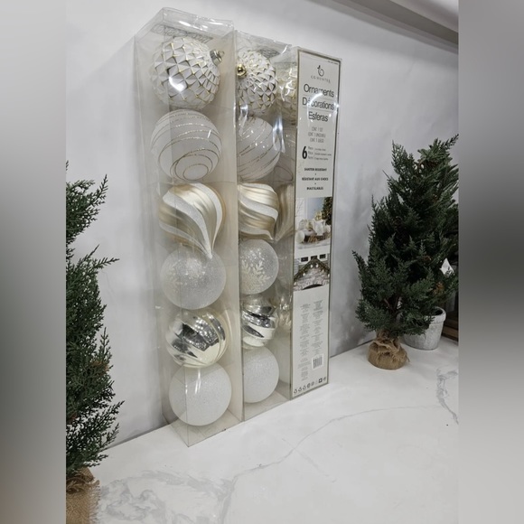 6" Christmas White & Gold Glitter Glass Ball Ornaments 3 SETS OF 18 TOTAL - Picture 7 of 9